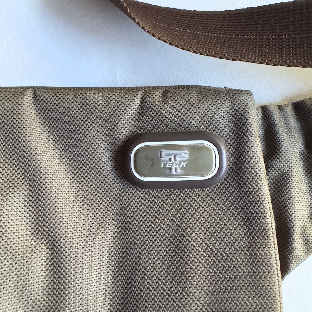 Tumi T Tech Belt Bag Nylon Clutch Bag - Picture 2 of 13